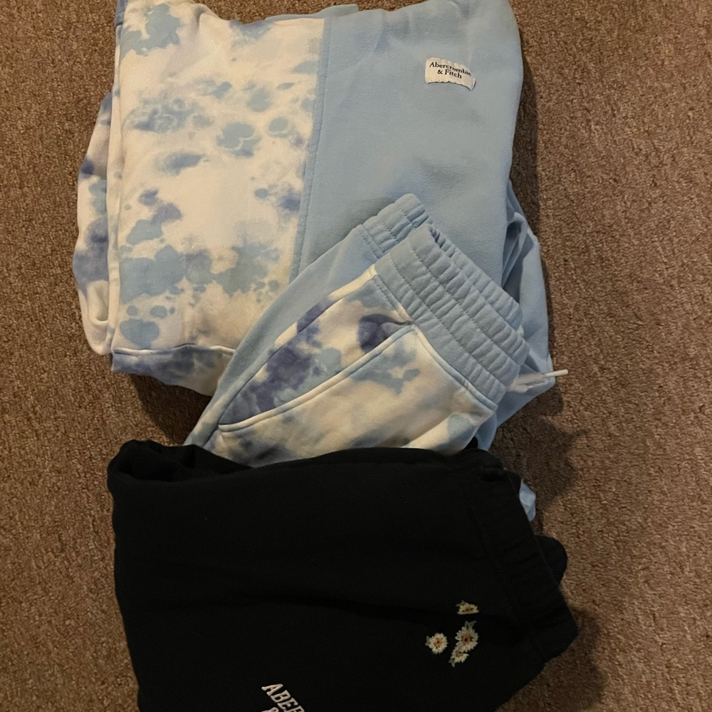 Abercrombie sweatshirt set (hoodie and sweatpants)/additional pair sweatpants
